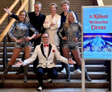 Der 11. Kölner  Weihnachtscircus lädt ins blau-weiße Palastzelt vom 27.11.2026 bis 03.01.2027. (Foto: Ariane Günther)