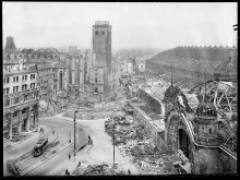 Blick aus dem Kölner Dom auf den zerstörten Hauptbahnhof und Bahnhofsvorplatz | Foto: Rheinisches Bildarchiv Köln/ Margarita Neiteler