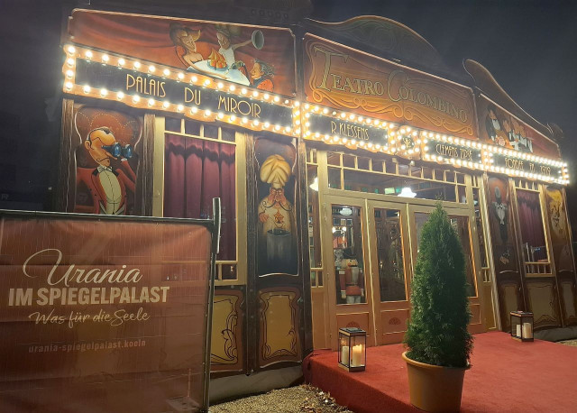 Im neuen Urania-Spiegelpalast wird die Weihnachtsgeschichte bis Ende Dezember gespielt. | Foto: Ariane Günther